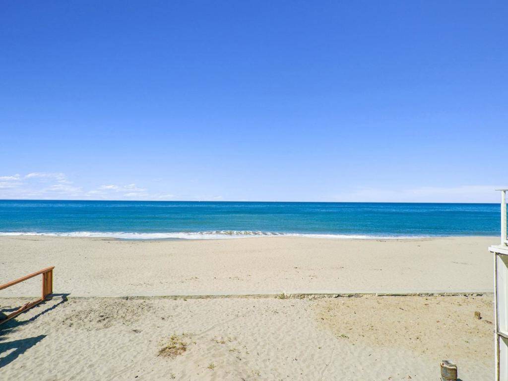 Aptos, CA 95003,535 Beach DR