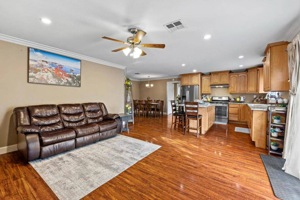 Los Banos, CA 93635,436 N Mercy Springs