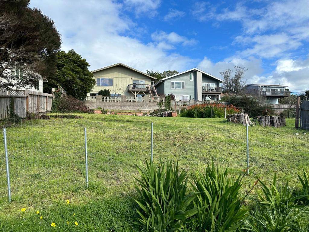 Moss Beach, CA 94038,751 Sierra ST