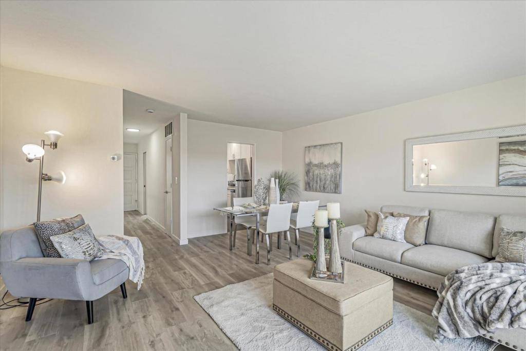 Redwood City, CA 94061,4074 Farm Hill BLVD #2