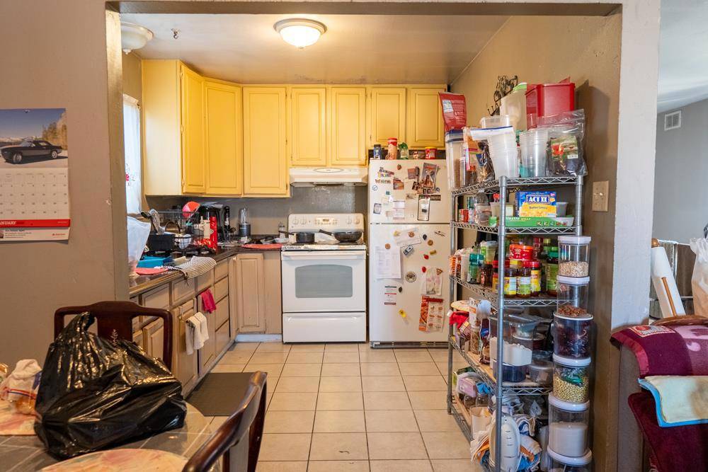 Oakland, CA 94621,952 72nd AVE