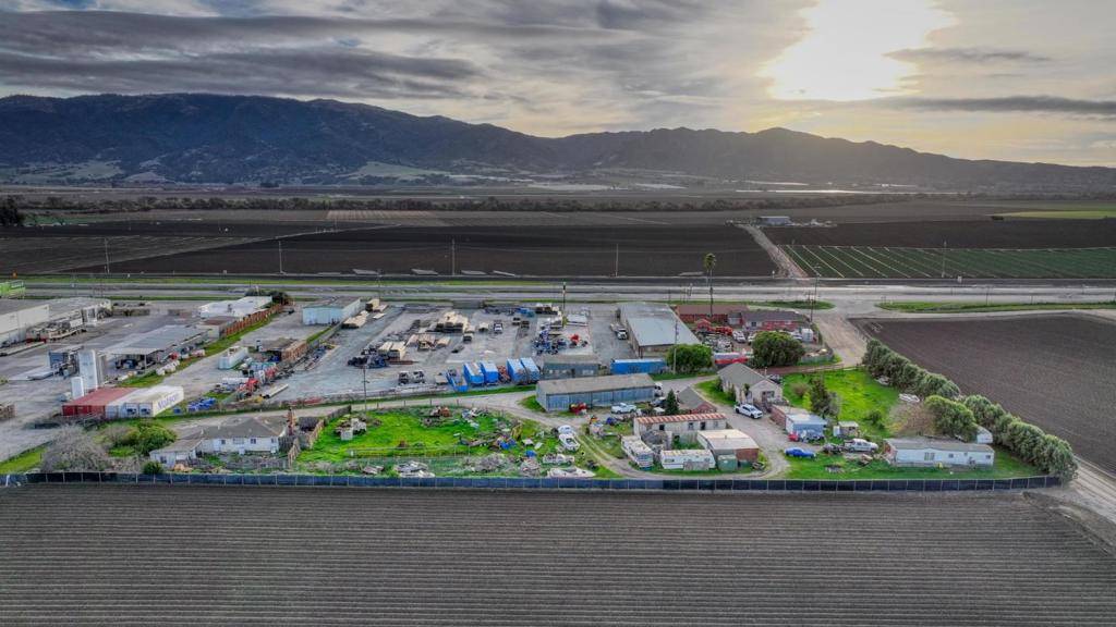Salinas, CA 93908,463 Eckhart RD