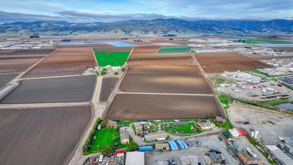 Salinas, CA 93908,463 Eckhart RD