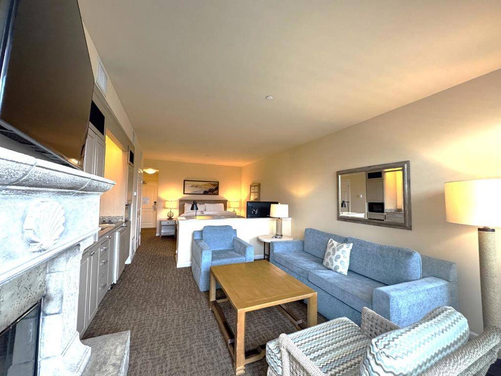 Half Moon Bay, CA 94019,4100 Cabrillo HWY #105