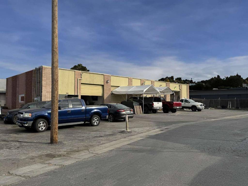 Santa Clara, CA 95050,930 Parker CT