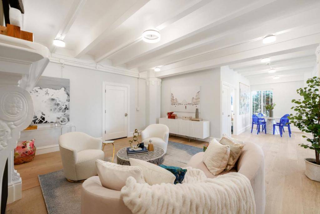 Oakland, CA 94612,244 Lakeside DR #101