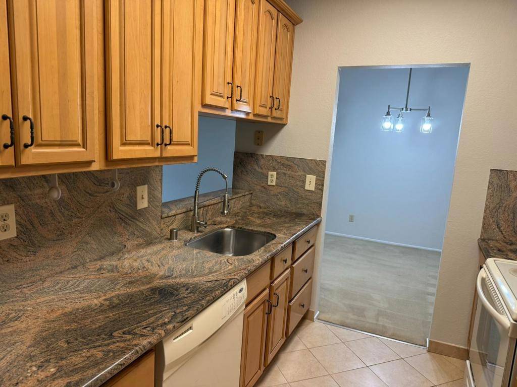 Newark, CA 94560,39865 Cedar BLVD #331