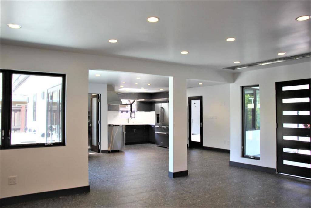 San Jose, CA 95129,1141 Saratoga AVE