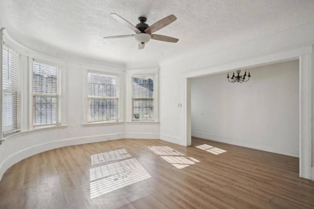 Oakland, CA 94612,592 22nd ST
