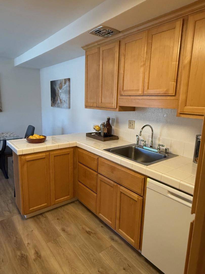 Santa Clara, CA 95051,1750 Halford AVE #101