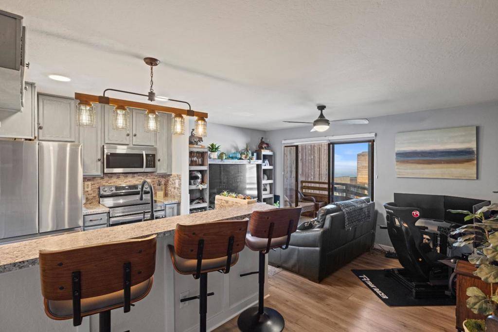 Monterey, CA 93940,125 Surf WAY #305