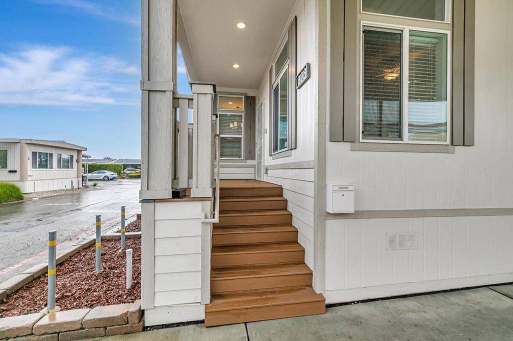 Sunnyvale, CA 94089,1220 Tasman DR