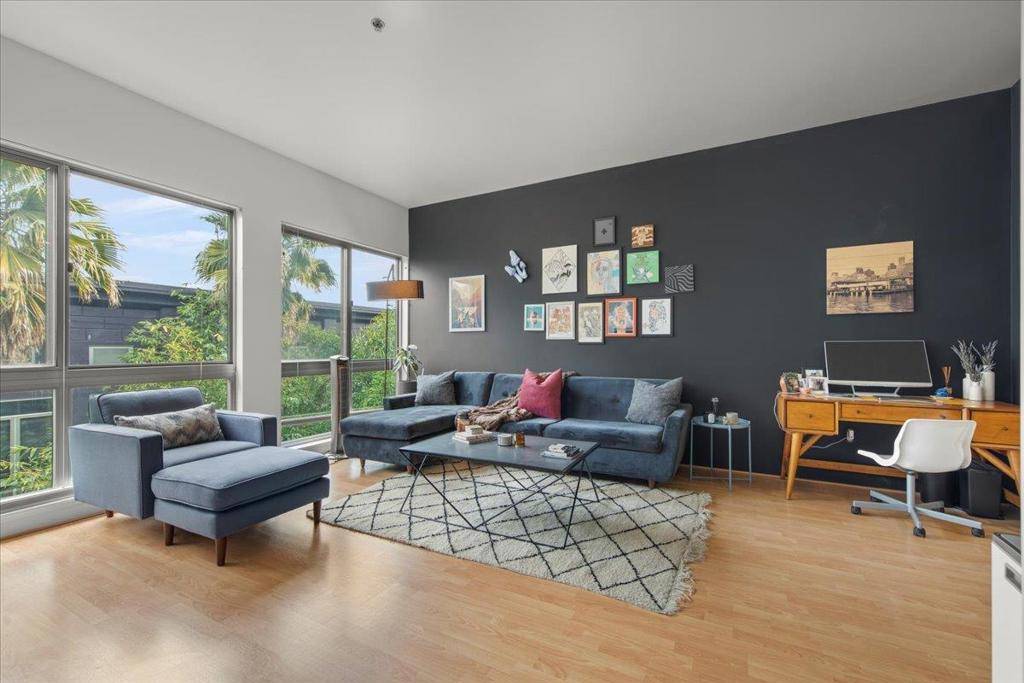 Oakland, CA 94607,1201 Pine #458