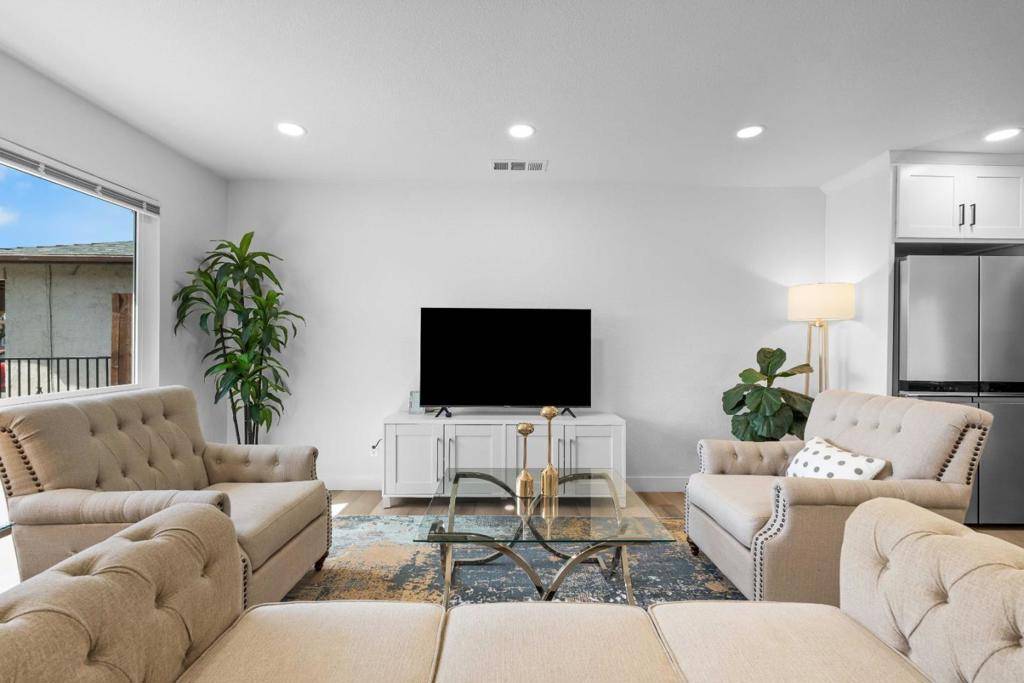 San Jose, CA 95127,1452 Lochner DR