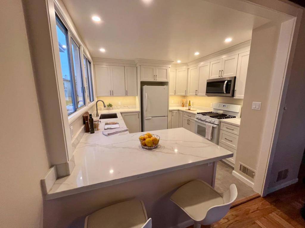Daly City, CA 94015,41 Lake Meadow DR