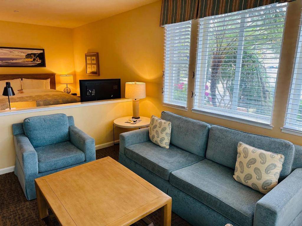 Half Moon Bay, CA 94019,4100 Cabrillo HWY #102