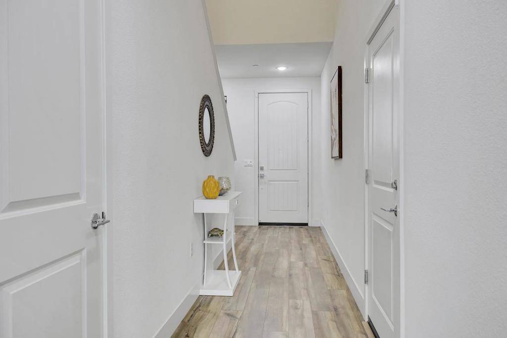 Tracy, CA 95377,5938 Lenin Priego ST