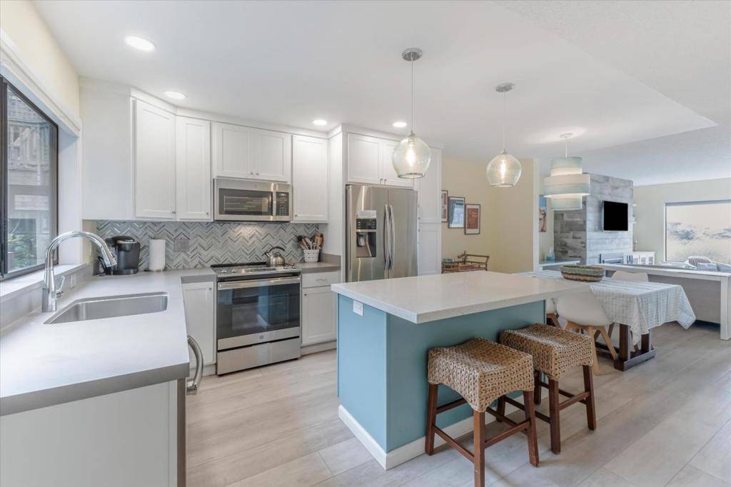 Watsonville, CA 95076,101 Shell DR #214