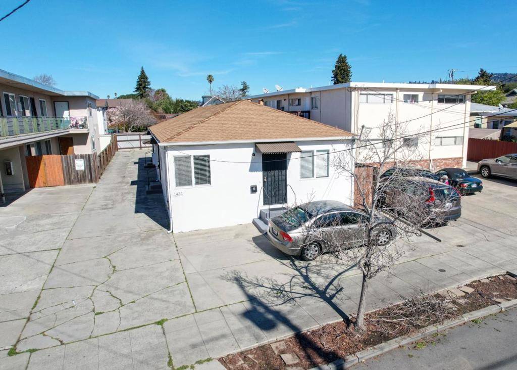 Berkeley, CA 94702,1431 Dwight WAY