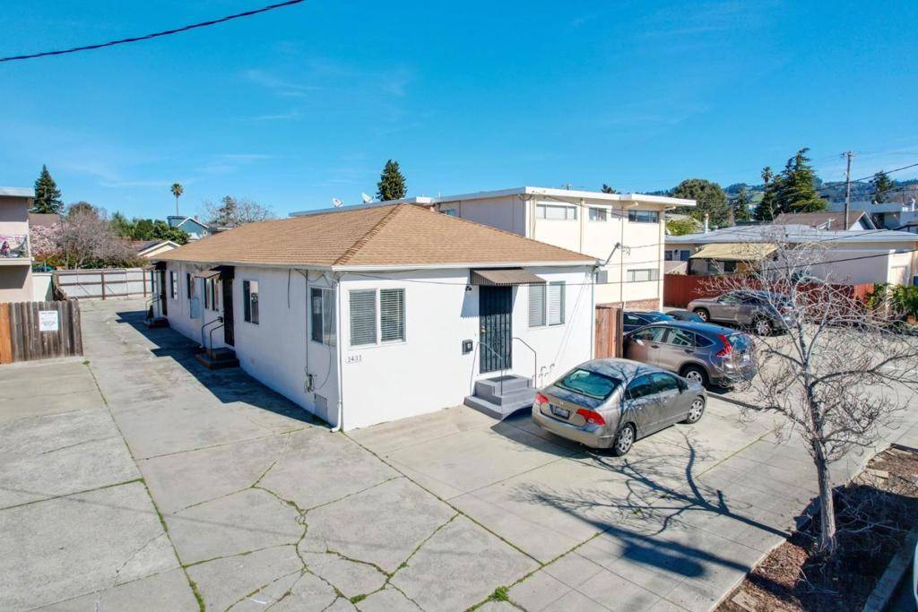 Berkeley, CA 94702,1431 Dwight WAY