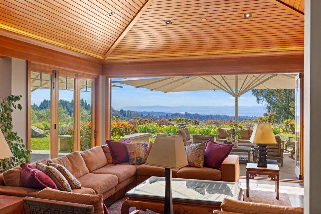 Aptos, CA 95003,1080 Larsen RD