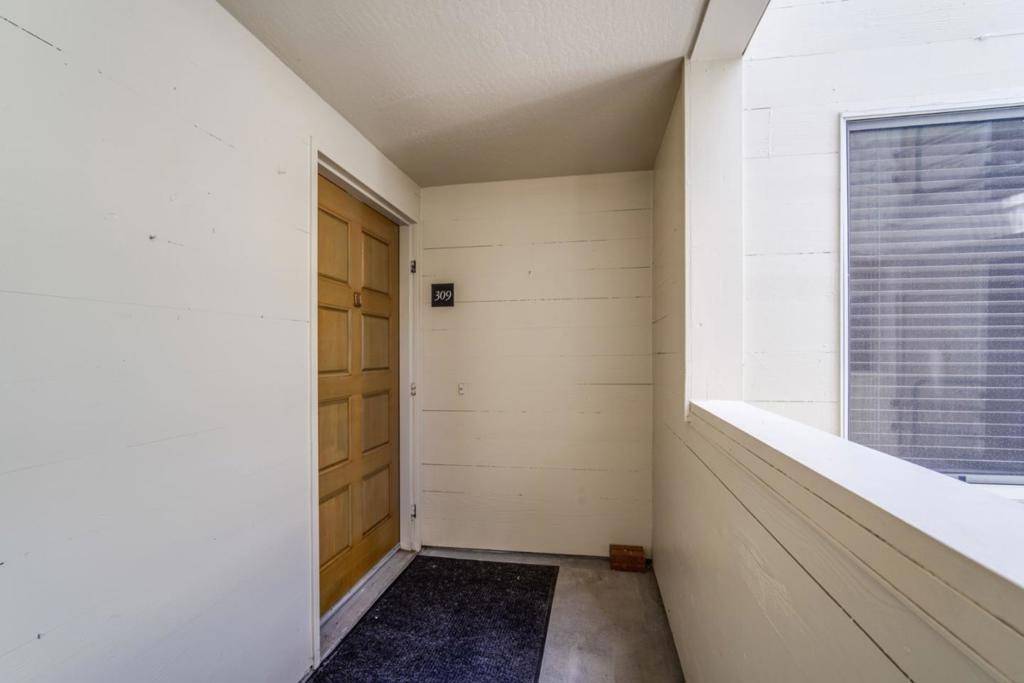 Richmond, CA 94801,1300 Quarry CT #309