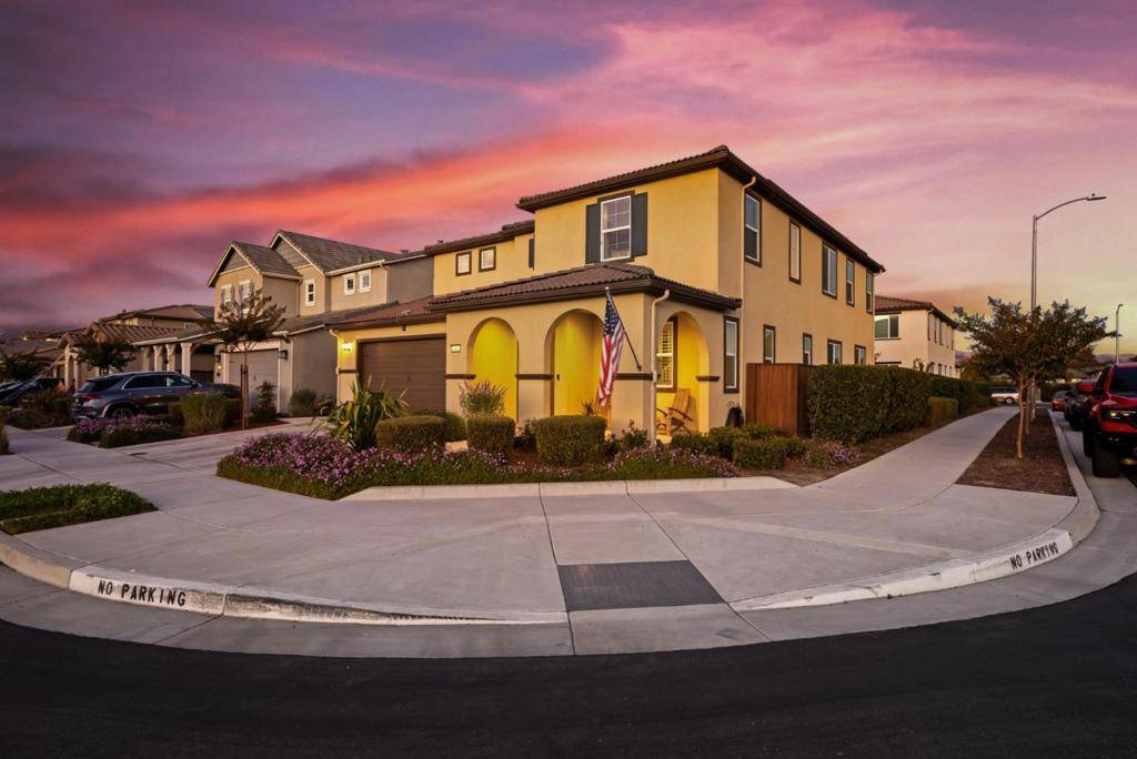 Hollister, CA 95023,691 Toledo DR