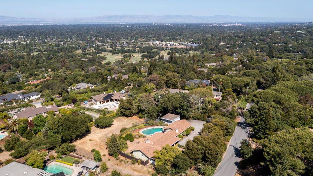 Woodside, CA 94062,170 Hardwick RD