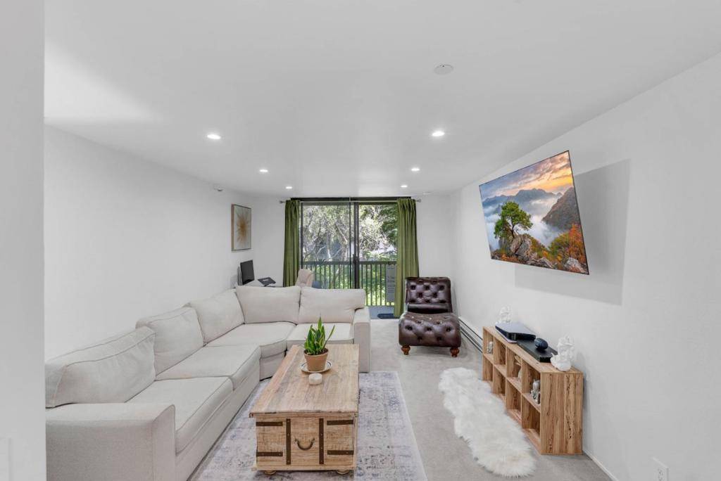 San Bruno, CA 94066,5202 Shelter Creek LN