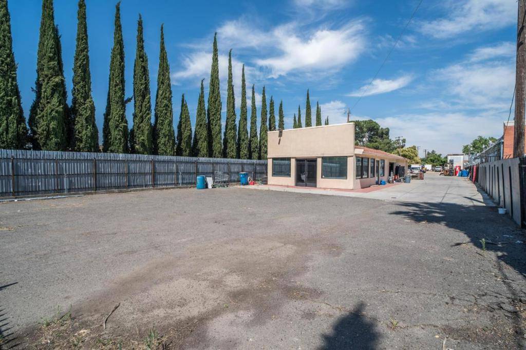 Sacramento, CA 95824,6001 Stockton BLVD