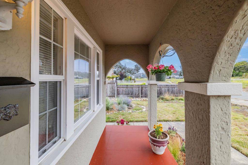 Half Moon Bay, CA 94019,1490 Cabrillo HWY