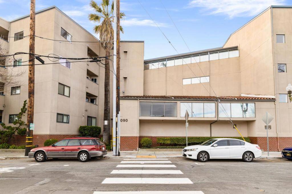 Redwood City, CA 94063,1090 Main ST #401