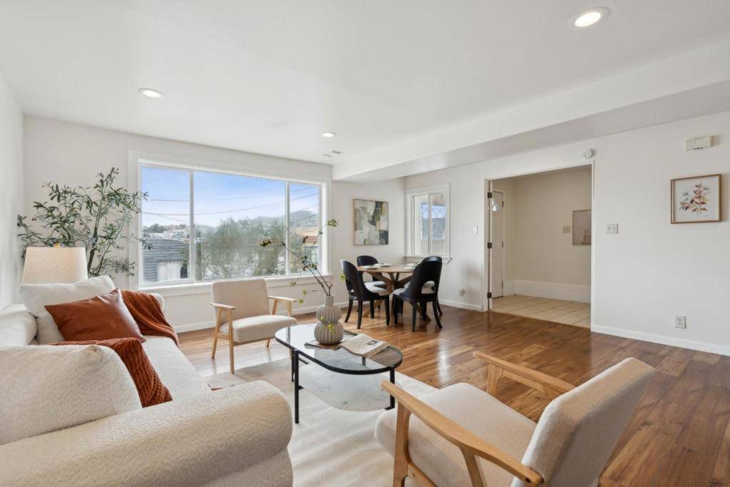 San Francisco, CA 94112,737 London ST