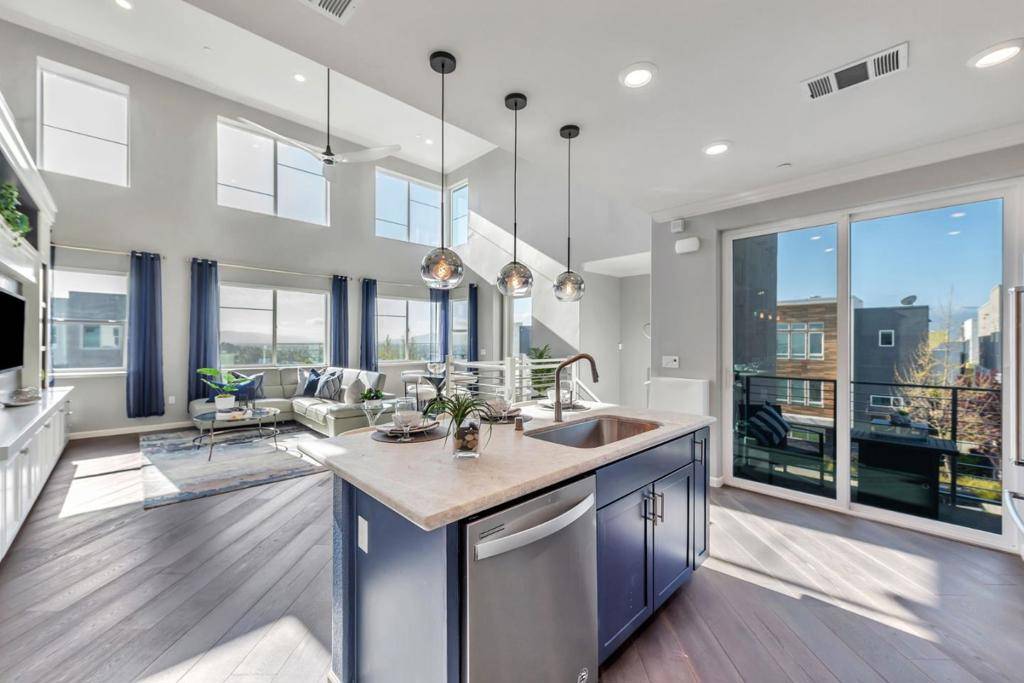 San Jose, CA 95136,111 Llano De Los Robles AVE #2