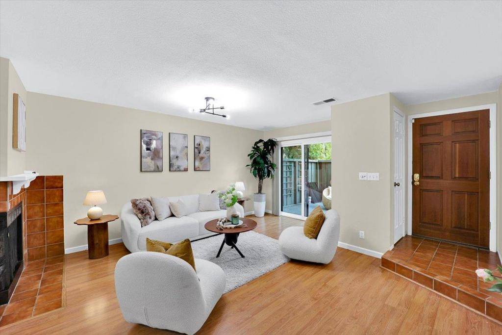 San Jose, CA 95124,2215 Fazeli CT