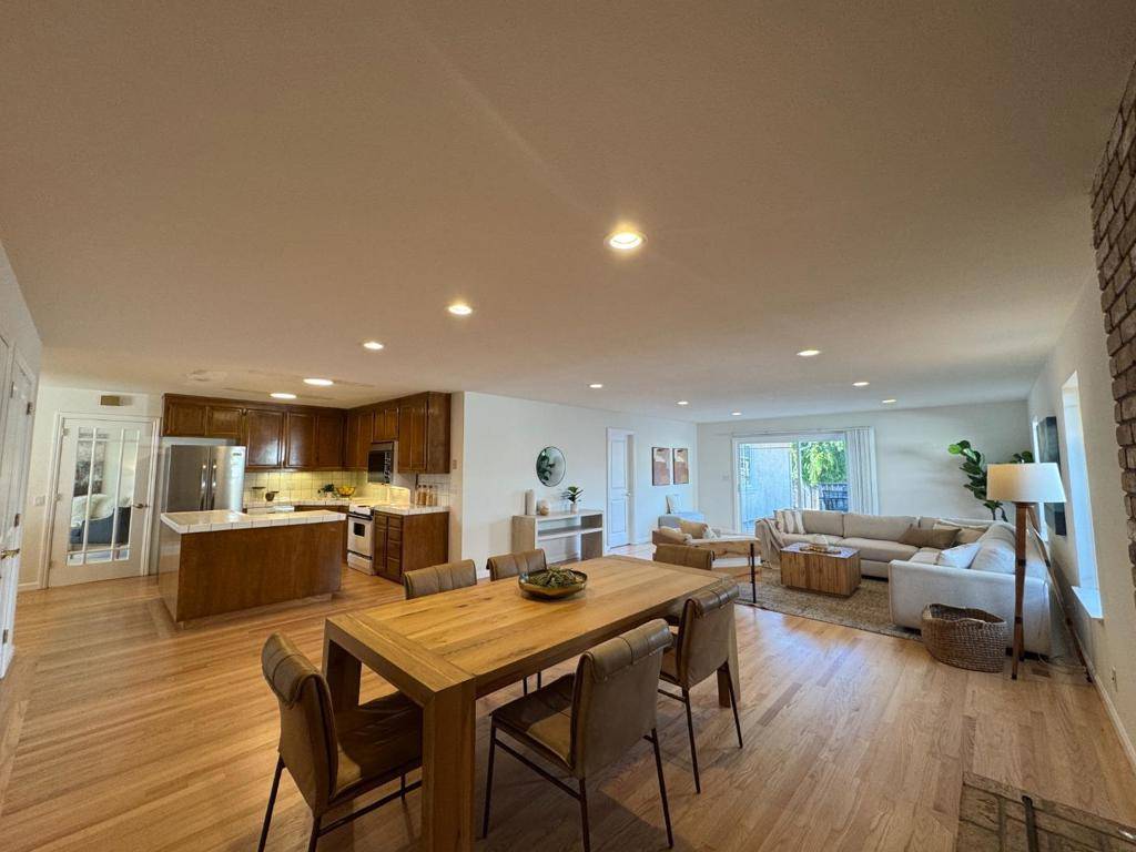 Half Moon Bay, CA 94019,651 Spruce ST