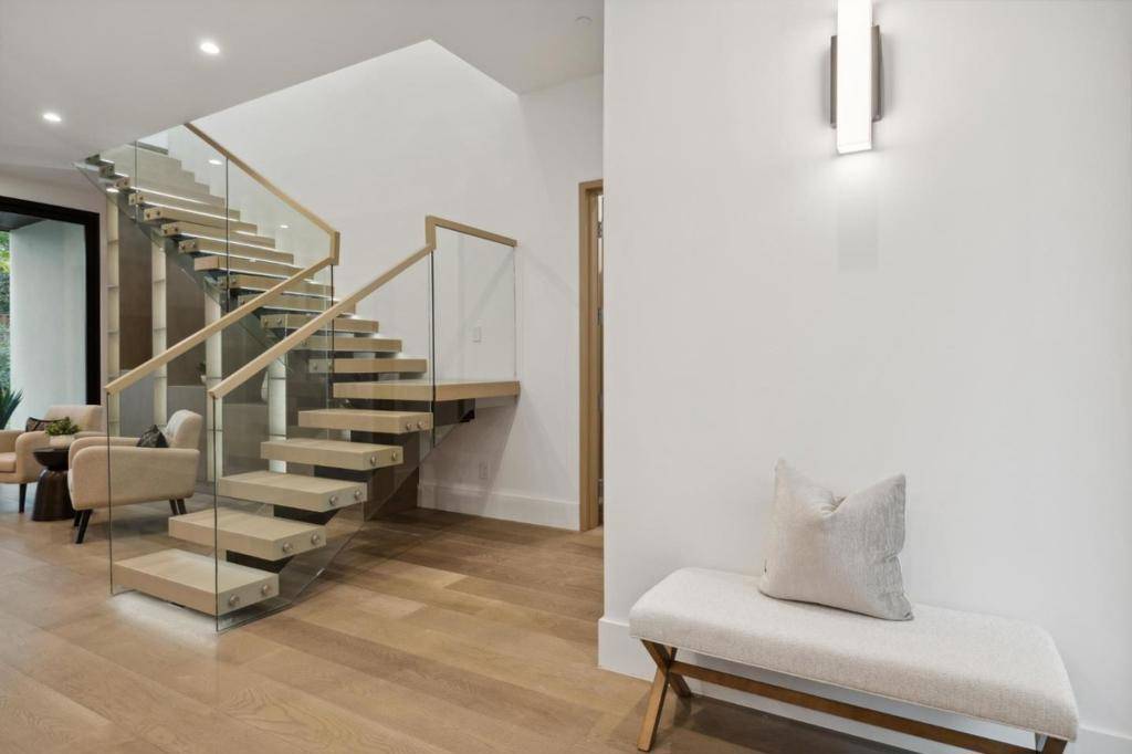 Menlo Park, CA 94027,399 Camino Al Lago