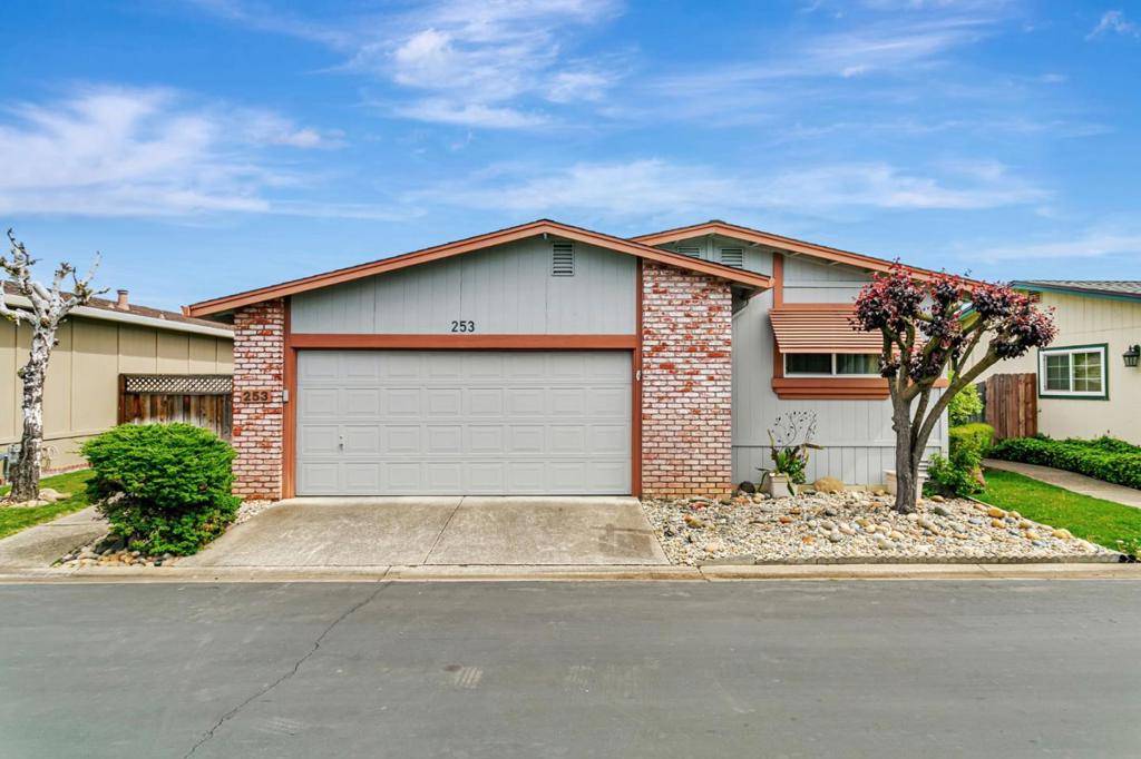 Morgan Hill, CA 95037,253 Forest DR