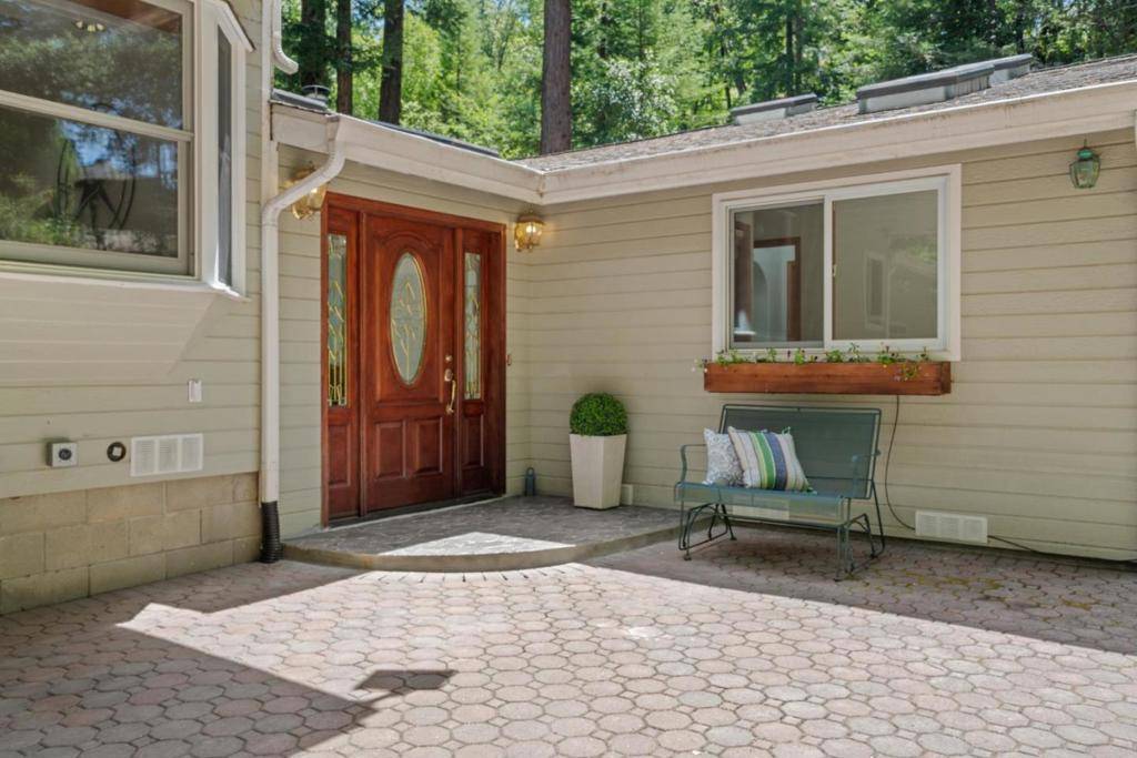 Los Gatos, CA 95033,24751 Hutchinson RD