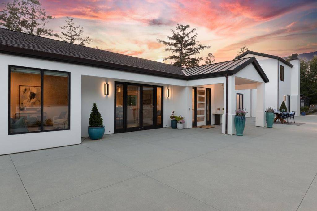 Santa Cruz, CA 95060,39 Hollins DR