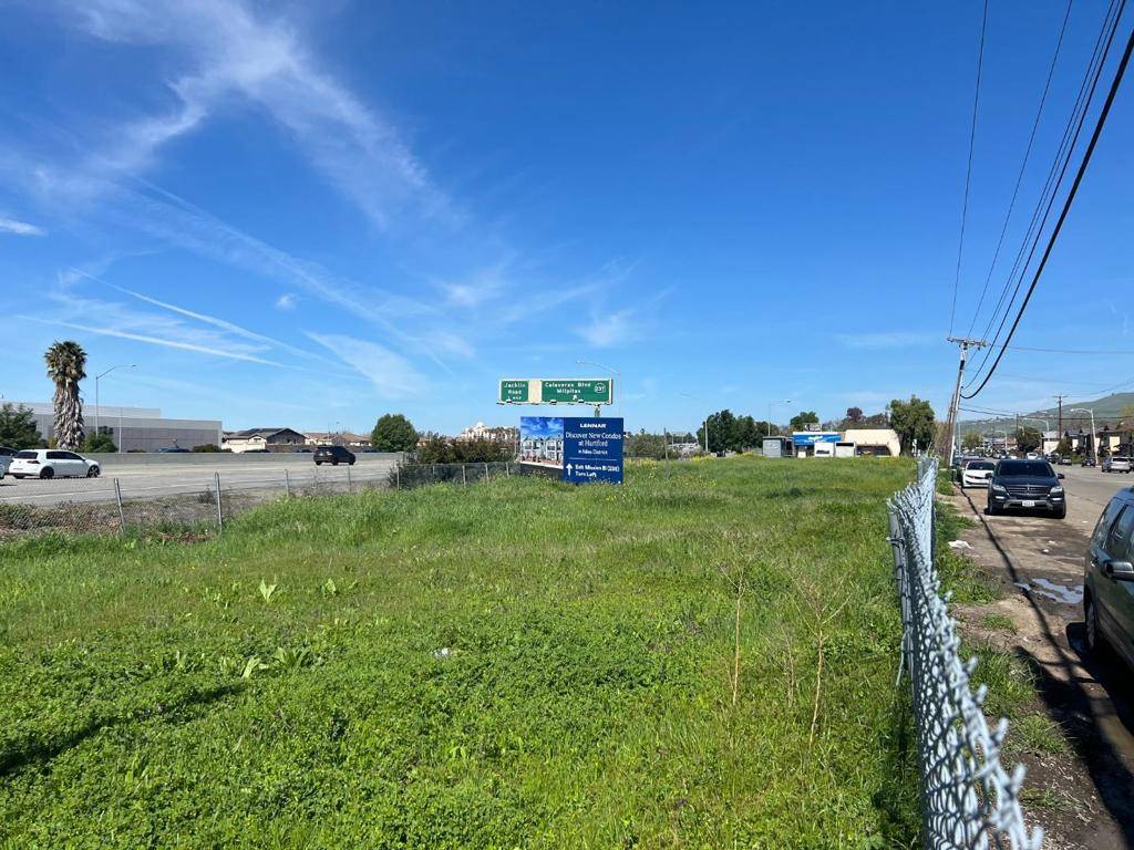 Milpitas, CA 95035,375 DEMPSEY RD