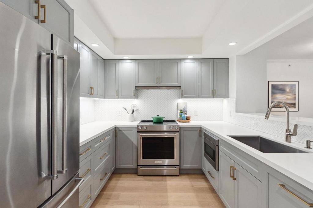 San Francisco, CA 94109,1438 Green ST #2B