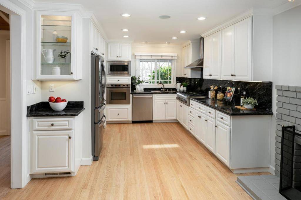 Los Gatos, CA 95032,206 Thomas DR