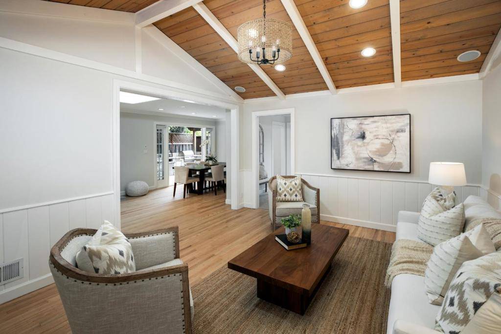 Los Gatos, CA 95032,206 Thomas DR