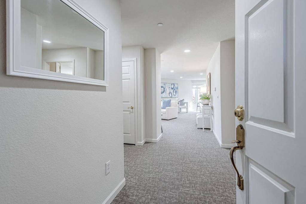 Burlingame, CA 94010,518 Almer RD #6