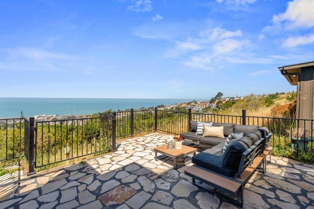 Pacifica, CA 94044,278 Beachview AVE #24