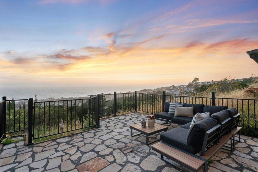 Pacifica, CA 94044,278 Beachview AVE #24