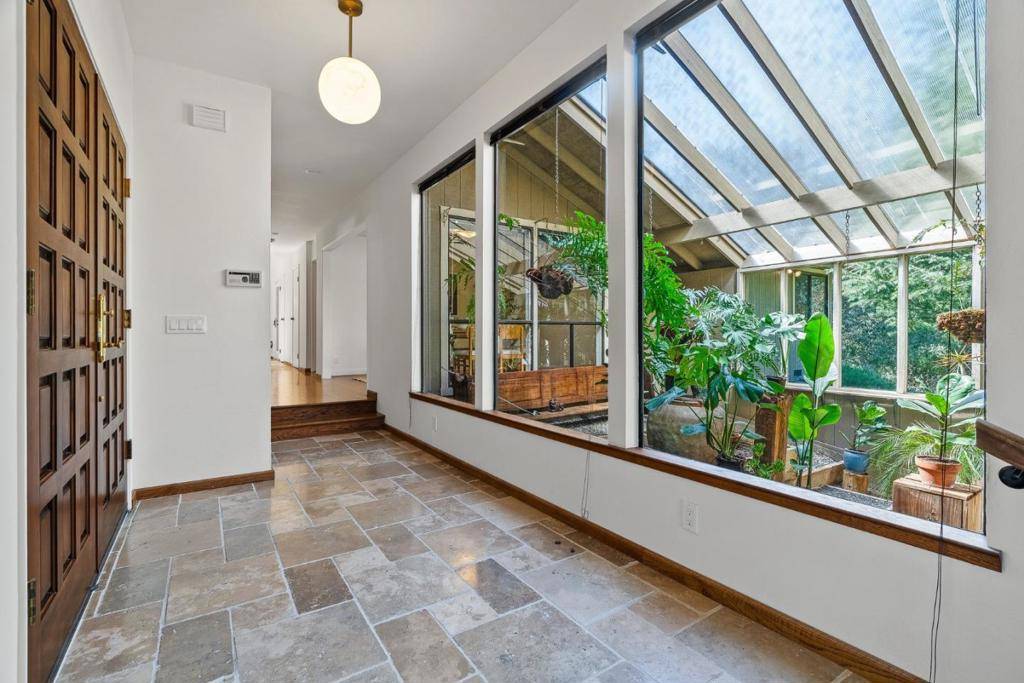 CA 93908,17 Calera Canyon RD