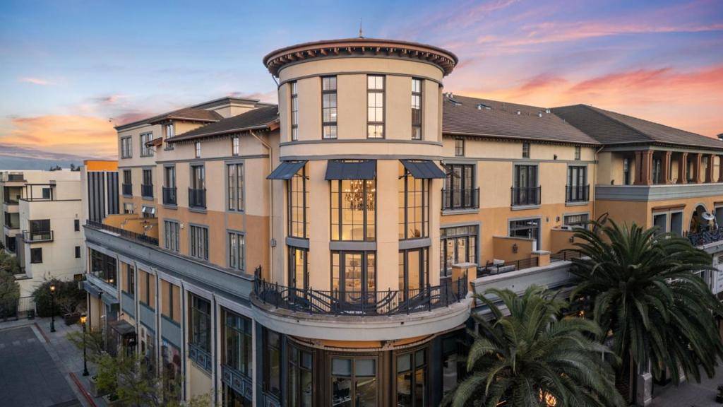 San Jose, CA 95128,356 Santana ROW #306