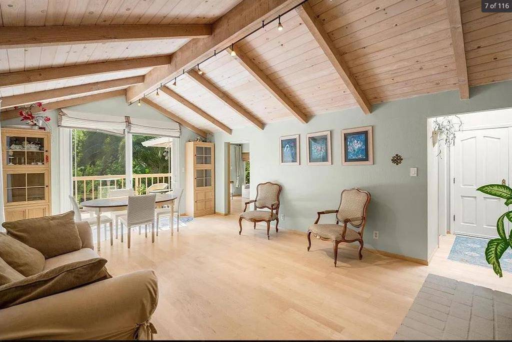 Los Altos, CA 94024,932 Lundy LN